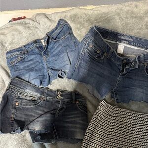 Old Navy Women's Blue Denim Boyfriend Shorts Trioktsm further